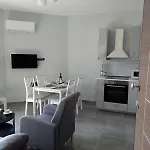 E&a Luxury With Sea View Apartmán *